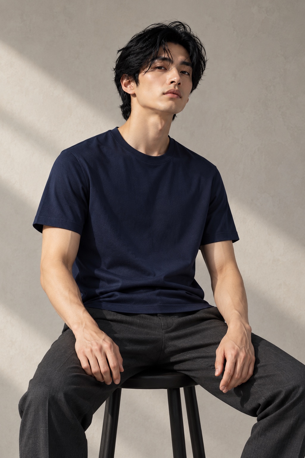 Signature T-Shirt in Navy